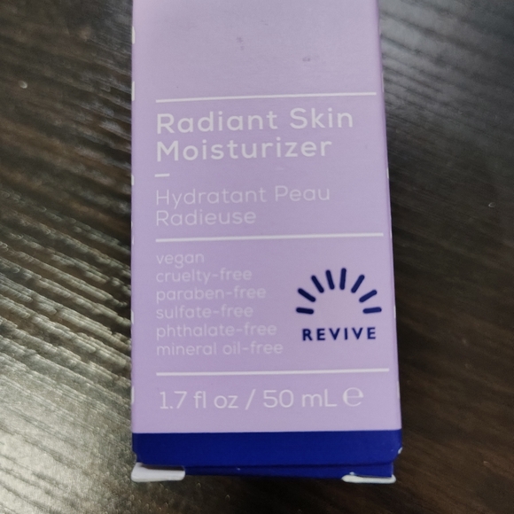 Skin Moisturizer - Picture 4 of 6